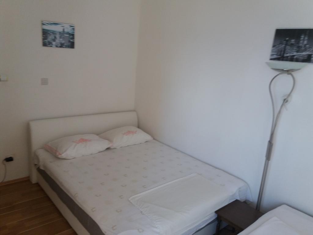 Studio Apartment Ema Split Exterior photo